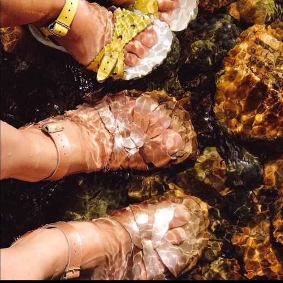 👧🏻NWT Salt Water sandals in gold - Picture 5 of 16